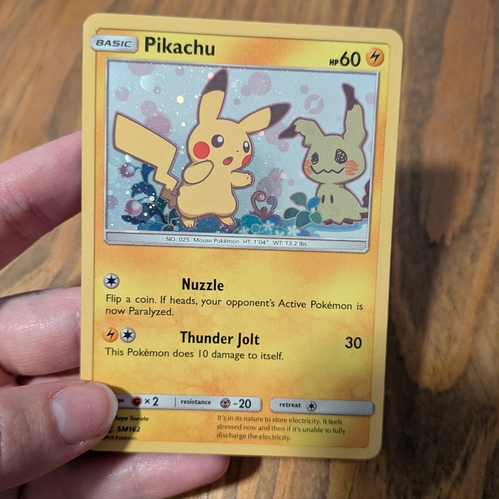 Pikachu Pokémon SM162 Promo Card